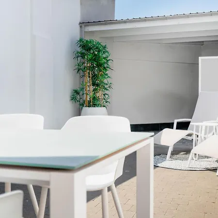 Charming Home: Near Center Οστένδη