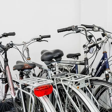 Charming Ostend Home: Near Beach City Center Οστένδη