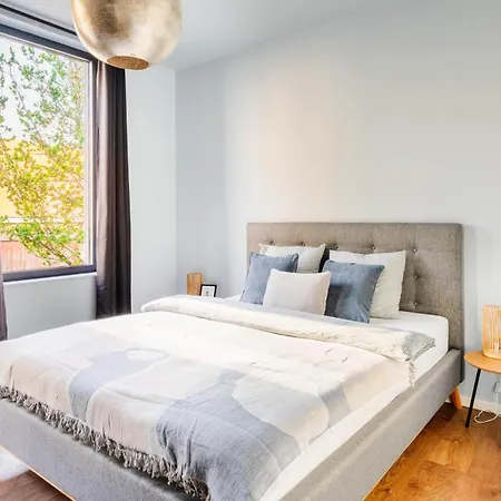 Charming Ostend Home: Near Beach City Center Διαμέρισμα *