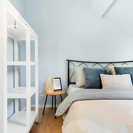 Apartament Charming Ostend Home: Near Beach City Center Ostenda